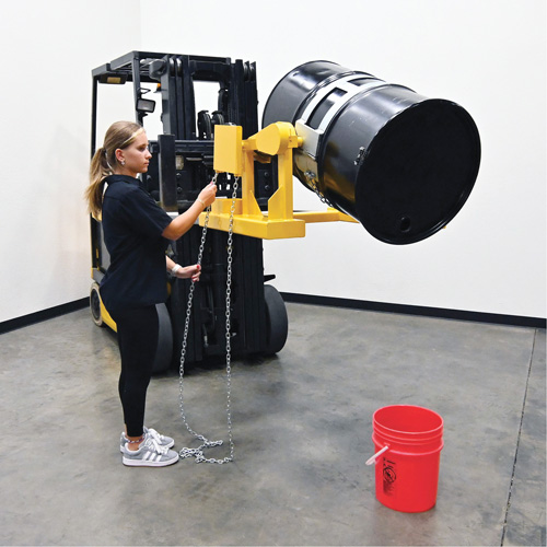 Porte-baril pour chariot &agrave; fourche, Pour 55 gal. US (45,8 gal imp&eacute;rial) O-Max