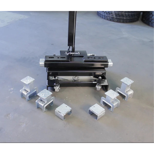 Cric de levage dextr&eacute;mit&eacute; par pare-chocs, Capacit&eacute; de 12 tonne(s), 8" - 15-3/4" h O-Max