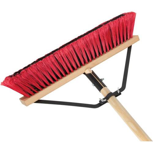 Balai-brosse &agrave; manche renforc&eacute;, 18", Moyen, Soies PVC O-Max