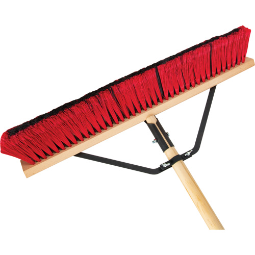 Balai-brosse &agrave; manche renforc&eacute;, 24", Moyen, Soies PVC O-Max