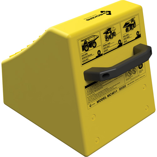 Cale de roue ultra-robuste pour l'exploitation mini&egrave;re Checkers Safety sans support, PEHD, Jaune, 14-1/2" la x 17-1/2" p x 16" h O-Max