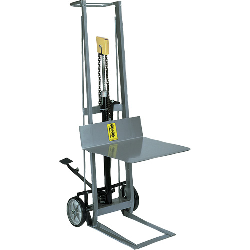 Gerbeur hydraulique &agrave; plateforme, M&eacute;canisme Pompe au pied, Capacit&eacute; de 400 lb, Levage max de 54" O-Max
