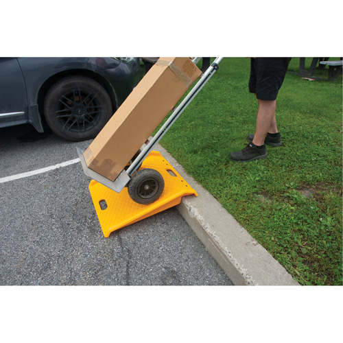 Portable Poly Hand Truck Curb Ramp, 1000 lbs. Capacity, 27" W x 27" L O-Max