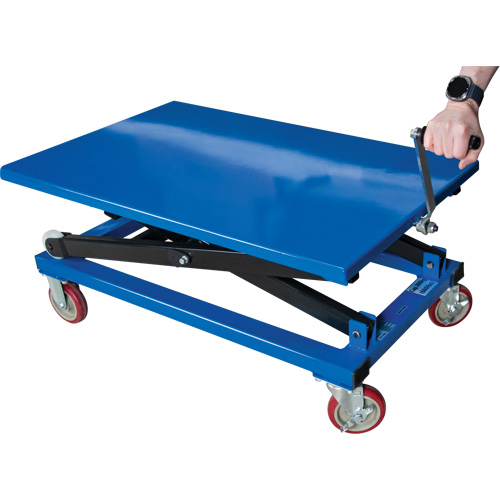 Table &eacute;l&eacute;vatrice manuelle &agrave; ciseaux, 37-3/8" lo x 23-5/8" la, Acier, Capacit&eacute; 660 lb O-Max