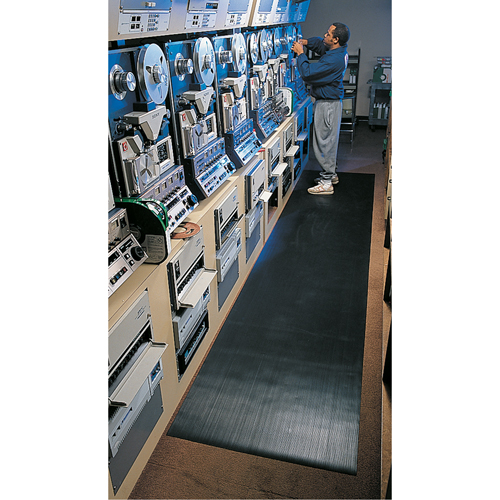 Standard Mat No.381, Ergonomic, 3' x 105' x 1/8", Black O-Max