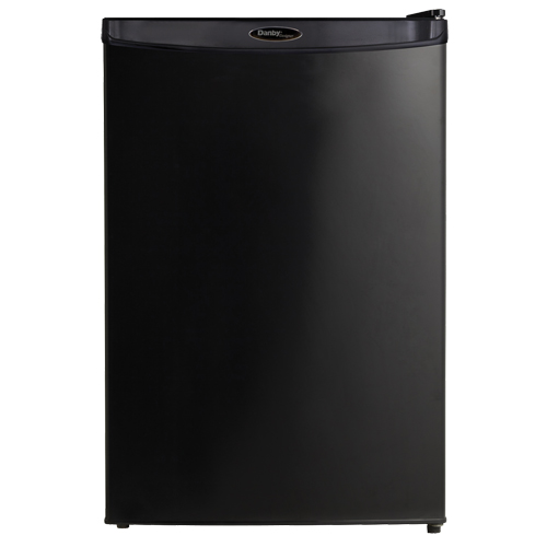 Compact Refrigerator, 32-11/16" H x 20-11/16" W x 20-7/8" D, 4.4 cu. ft. Capacity O-Max