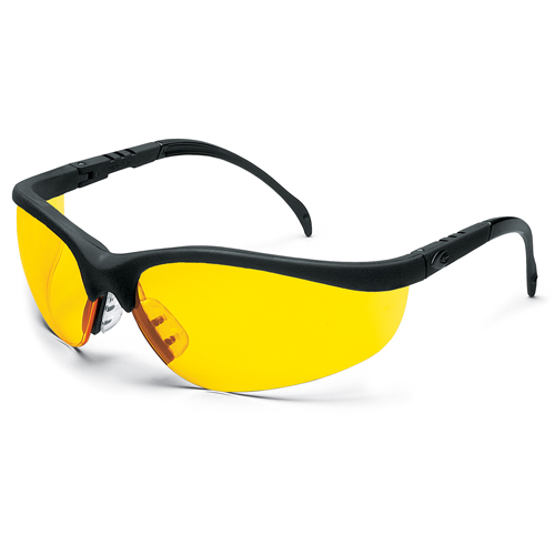 Lunettes de s&eacute;curit&eacute; Klondike, Lentille Ambr&eacute;e, Anti-&eacute;gratignures, R&eacute;pond ou surpasse la norme CSA Z94.3 O-Max