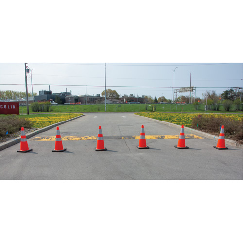C&ocirc;ne de signalisation, 28", Orange, Bande(s) r&eacute;fl&eacute;chissante(s) 4" & 6" O-Max