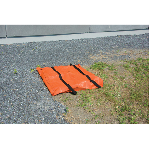 Tapis de canaux d'&eacute;gouts pluviaux - Huile et s&eacute;diment, Huile & s&eacute;diments, 24" lo x 48" la O-Max