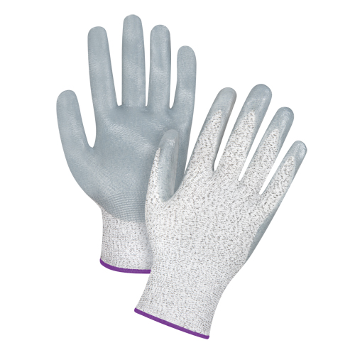 Gants haute performance r&eacute;sistants &agrave; la coupe, Taille 6/T-petit, Calibre 13, Rev&ecirc;tement Nitrile, Enveloppe en PEHP, ANSI/ISEA 105 niveau 4/EN 388 niveau 5 O-Max