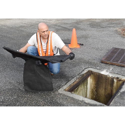 Bac de r&eacute;tention carr&eacute; Ultra-Drain Guard avec orifice de trop-plein, Huile & s&eacute;diments, 16" - 28" lo x 20" - 36" la O-Max