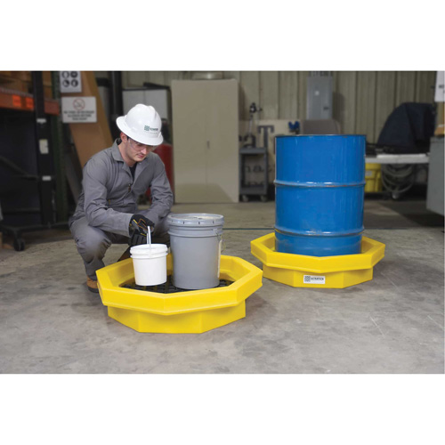 Ultra-Drum Tray avec grille, 32" lo x 32" la x 8,1" h, Cap. de d&eacute;versement 21,1 gal. US O-Max