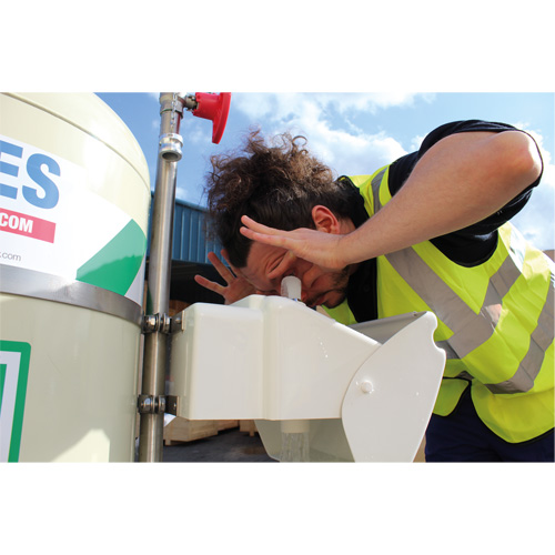 Douche d'urgence mobile et ind&eacute;pendant avec douche oculaire et faciale, Capacit&eacute; 30 gal., Conformit&eacute; Aucune O-Max