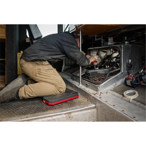 Tapis repose-genoux Packout, 18,7" lo x 13,7" la, 2,2" &eacute;pais O-Max