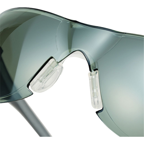 Lunettes de s&eacute;curit&eacute; Adapt Lite, Lentille Int&eacute;rieur/ext&eacute;rieur, Antibu&eacute;e/Anti-&eacute;gratignures, ANSI Z87+/R&eacute;pond ou surpasse la norme CSA Z94.3 O-Max