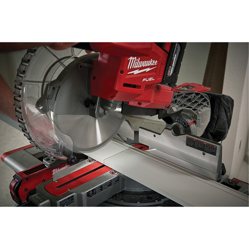 Ensemble scie &agrave; onglets combin&eacute;s coulissante &agrave; biseau double M18 Fuel O-Max