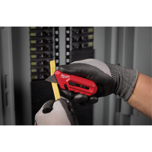 Couteau utilitaire compact pour usage multiple O-Max