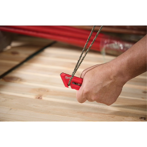Couteau utilitaire compact pour usage multiple O-Max