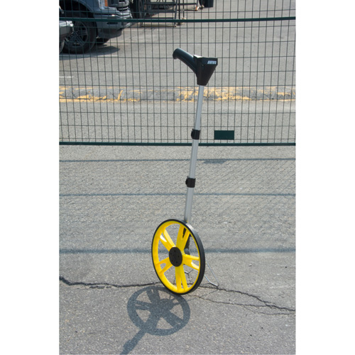 Digital Distance Measuring Wheel, 12.5"/31.8 cm, 99999.9 m Range, Feet/Metres O-Max