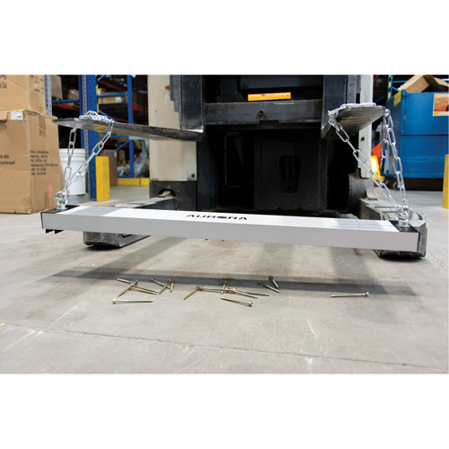 Balais de cour magn&eacute;tique, 36" la O-Max