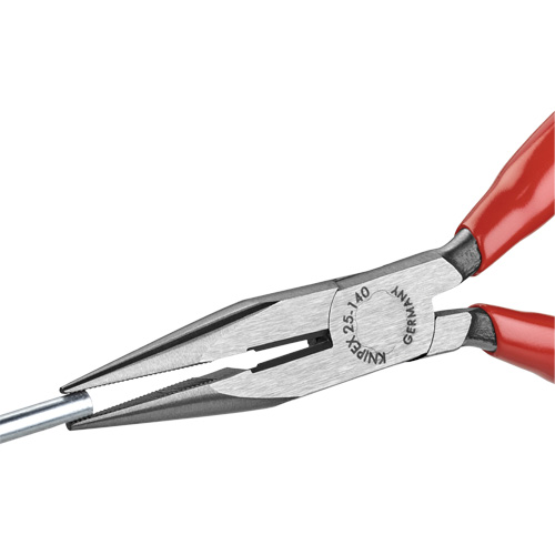 Pince &agrave; bec long avec couteau, 5-1/2" lo O-Max