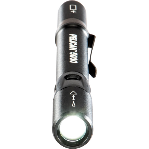 Lampe de poche, DEL, 202 lumens, Piles AAA O-Max