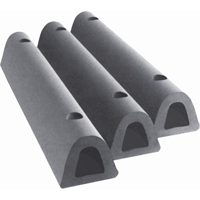 D&eacute;fenses de quai en caoutchouc refoul&eacute;, Caoutchouc, 4-1/2" la x 18" lo x 3-3/4" p O-Max