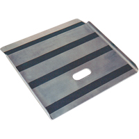 Rampes en aluminium pour trottoir, 750 lb Capacit&eacute;, 27" la x 27" lo O-Max