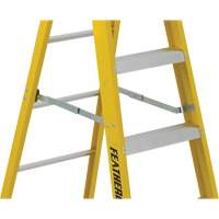 Industrial Heavy-Duty Stepladders (6900 Series), 4', Fibreglass, 300 lbs. Capacity, Type 1A O-Max