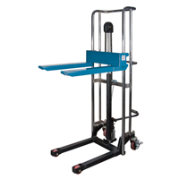 Gerbeur hydraulique &agrave; plateforme, M&eacute;canisme Pompe au pied, Capacit&eacute; de 880 lb, Levage max de 60" O-Max