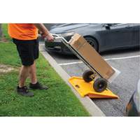 Rampe de trottoir portable en poly pour diable, Capacit&eacute; de 1000 lb, 27" la x 27" lo O-Max