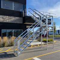 Escalier Smartstairs t&eacute;lescopique &agrave; 3-5 marches en aluminium O-Max