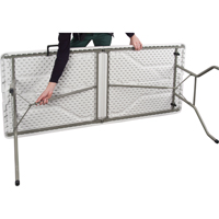 Table se pliant en deux, Rectangulaire, 72" l x 30" la, Poly&eacute;thyl&egrave;ne, Blanc O-Max