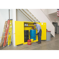 Armoires Sure-Grip EX pour entreposage de barils &agrave; la verticale, Capacit&eacute; de 110 gal. US, 2 barils, Jaune O-Max