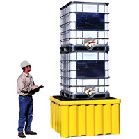 Palette antid&eacute;versement avec drain Ultra-IBC Spill Pallet , Capacit&eacute; de d&eacute;versement 400 gal. US, 58,75" x 58,75" x 33" O-Max