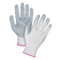 Gants haute performance r&eacute;sistants &agrave; la coupe, Taille 5/2T-petit, Calibre 13, Rev&ecirc;tement Nitrile, Enveloppe en PEHP, ANSI/ISEA 105 niveau 4/EN 388 niveau 5 O-Max