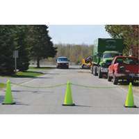 Ensemble de c&ocirc;nes de signalisation et chaînes, 28", Orange, Bande(s) r&eacute;fl&eacute;chissante(s) 4" & 6" O-Max