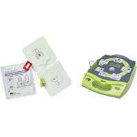 Défibrillateur entièrement automatisé AED Plus<sup>MD</sup> en anglais avec électrodes Pedi-Padz<sup>MD</sup> II supplémentaires, Automatique, Anglais, Classe 4 SGR006 | O-Max