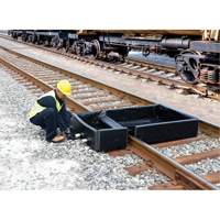 Ultra-Track Berm, 144 US gal. Capacity, 4' W x 6' L x 12" H, Foam Wall O-Max