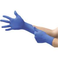 Gants jetables N21 MICROFLEX, 6,5/7/Petit, Nitrile, 4,7 mils/5,5-mil, Sans poudre, Cobalt, Classe 2 O-Max