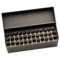 Jeu de lettres et num&eacute;ros pour estampage &agrave; la main, 36 morceaux O-Max