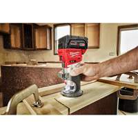 M18 Fuel™ Compact Router UAL795 | O-Max